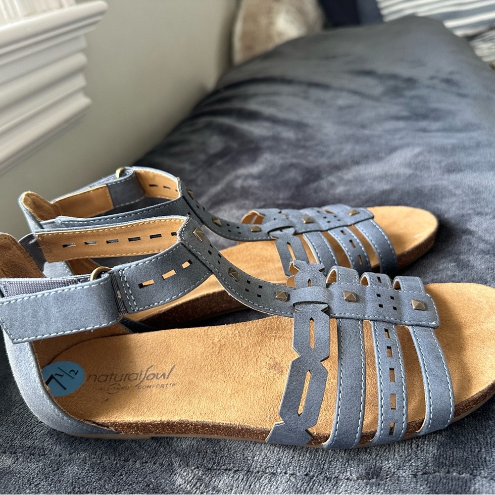 Natural Soul sandals